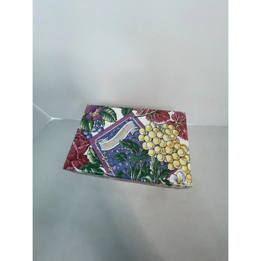 C.R. Gibson Company Recipe Box With Recipe Cards Vintage 90's Flower Cottagecore